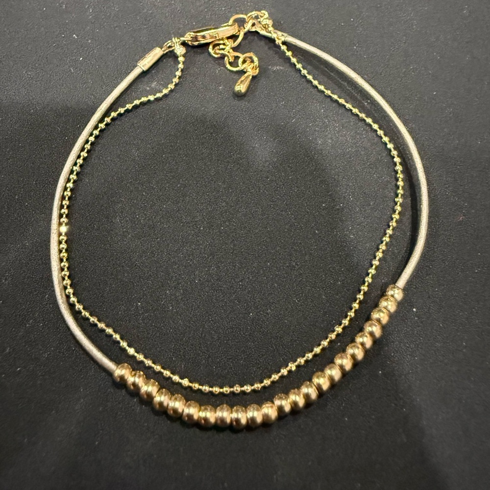 Elegant Gold Beaded Women's bracelet